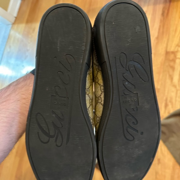 Gucci monogram shoe. - Picture 2 of 2